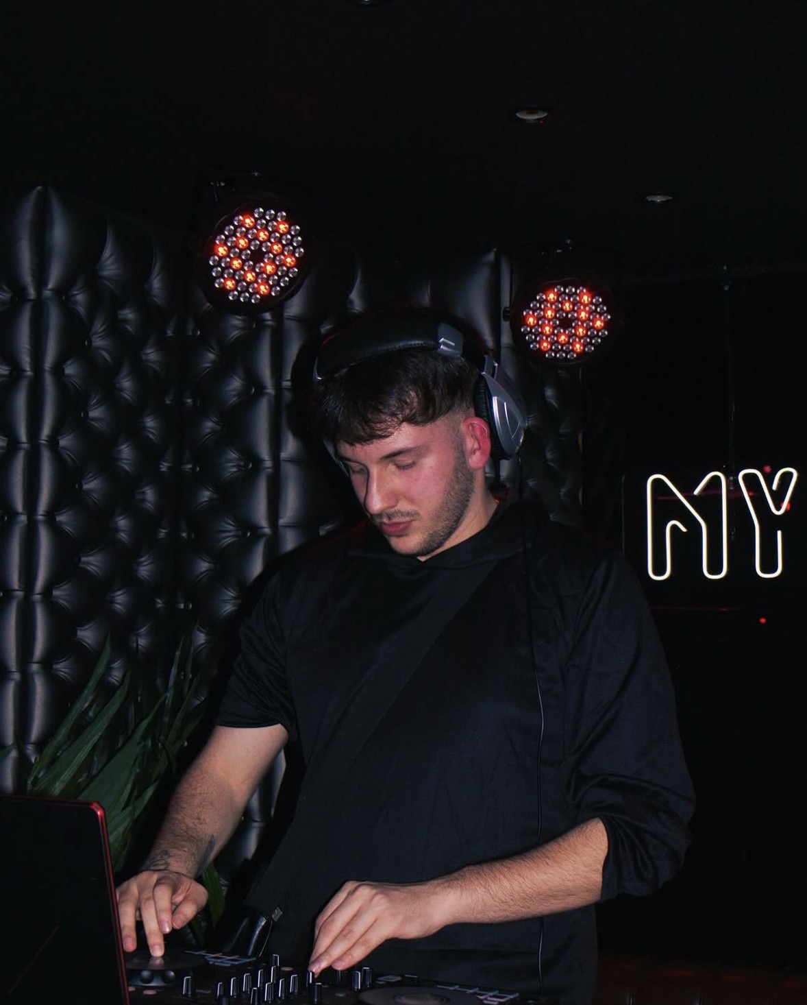 KEHR, DJ residente de Monocromatics